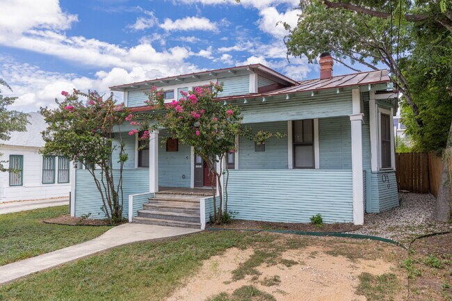 Photo - 1121 East Crockett Street Apartment