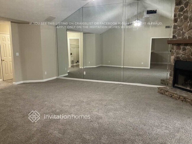 Building Photo - 1570 Canberra Dr