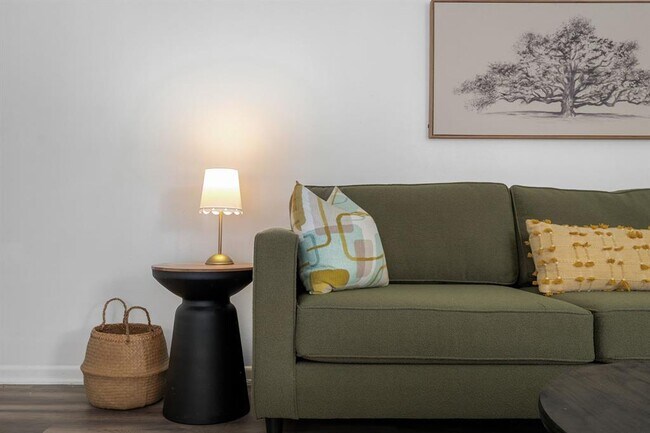 Foto del edificio - 7105 Lilac Ln