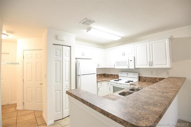 Building Photo - 4018 Oak Landing Dr