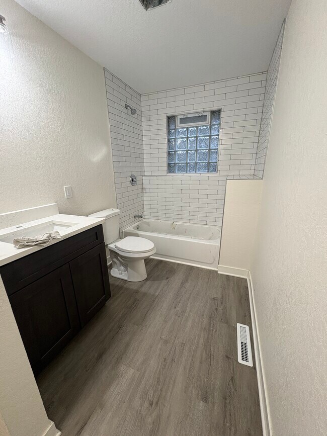 Foto del edificio - 400 E Meinecke Ave