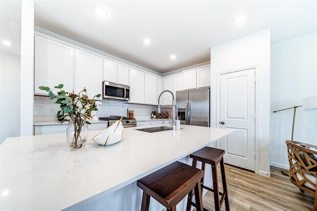 Building Photo - 3331 TRIM St