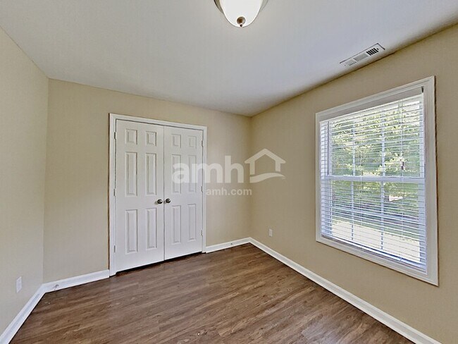 Building Photo - 156 Brightstar Ct