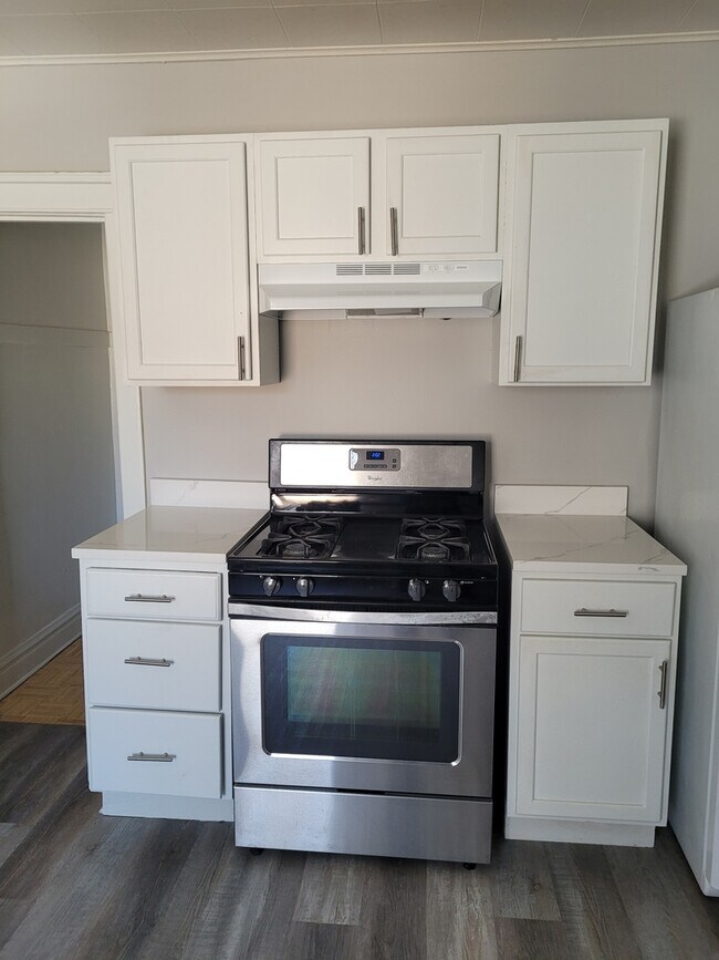 Foto del edificio - 2436 Burr Oak Ave