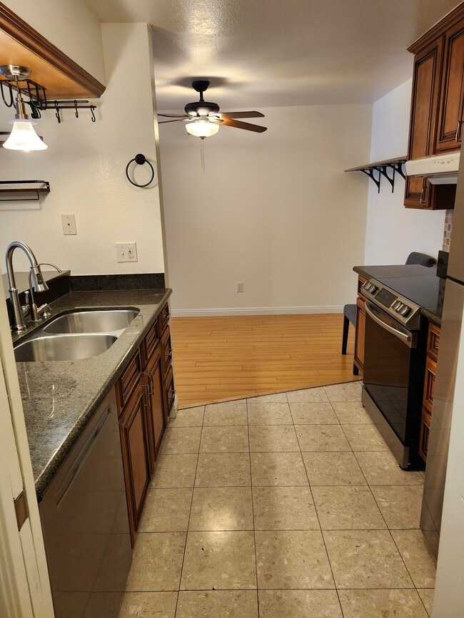 Building Photo - 40425 Chapel Way