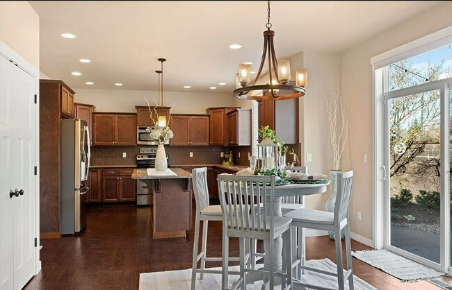 Building Photo - 1621 Bellerive Way SE