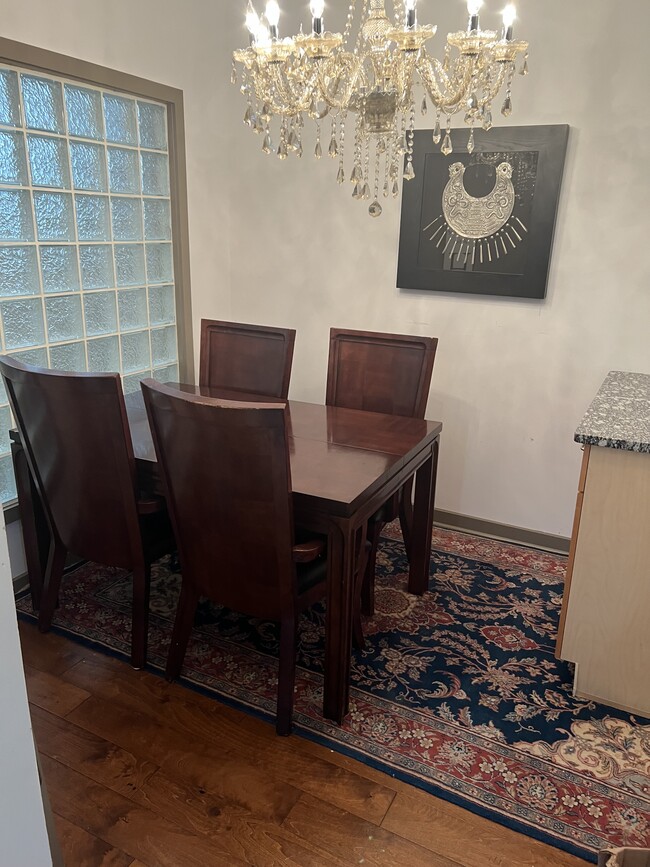 Foto del edificio - 390 17th St NW