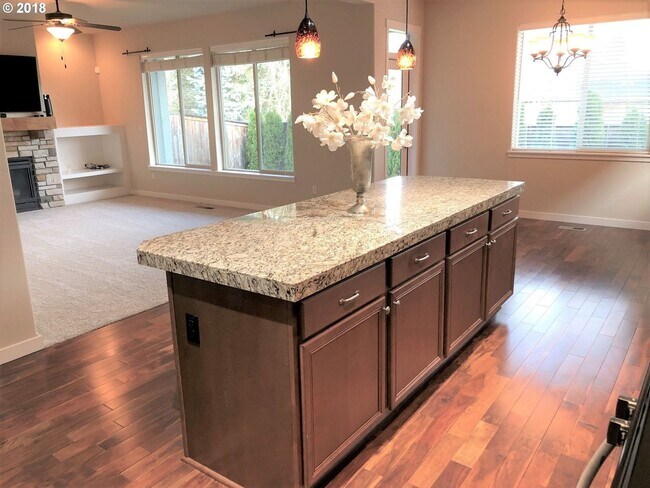 Foto del edificio - 3-Bedroom Home in SW Beaverton!