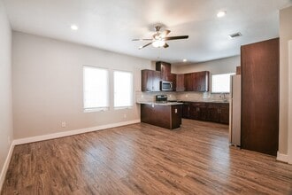 Building Photo - 3249 Dixie Dr