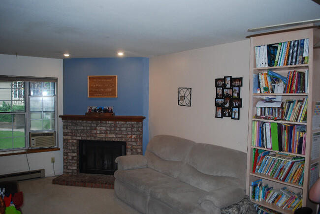 Building Photo - 2828 Silverplume Dr