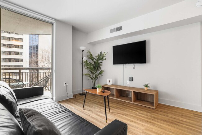 Building Photo - 1221 S Eads St