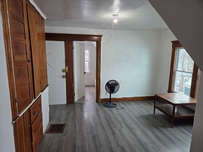 Building Photo - 184 Hope Ave