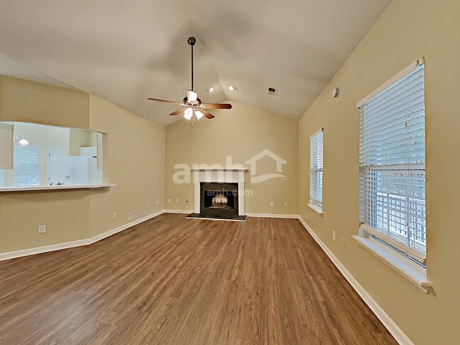 Building Photo - 4520 Lake Park Dr