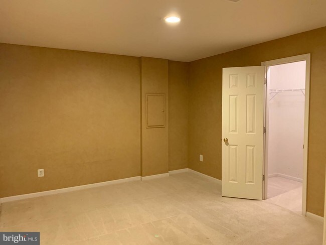 Foto del edificio - 47081 Glenaire Ct