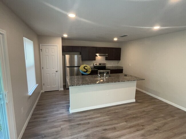 Foto del edificio - Stunning 3BR/2.5BA Home for Rent!