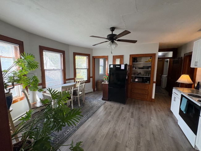 Building Photo - 40 Cabot St