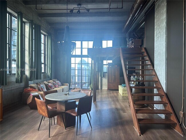 Building Photo - 1749 NE Miami Ct