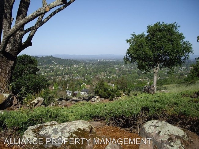 Building Photo - 4804 Skycrest Way