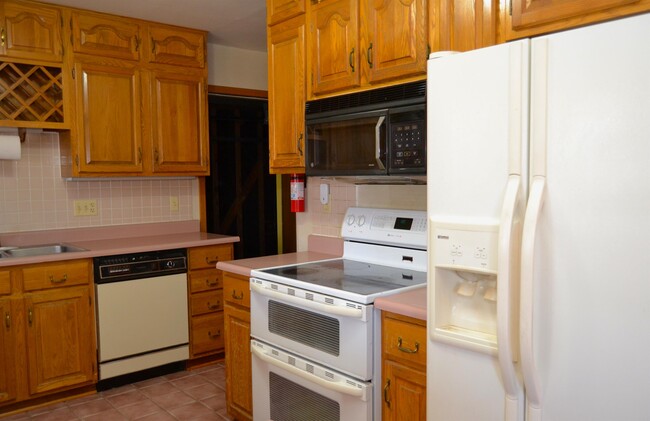 Building Photo - 2148 S Patton Ct