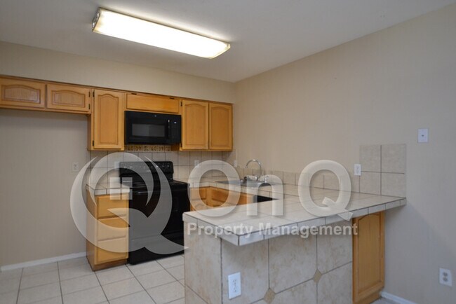 Building Photo - 5634 S 41st St