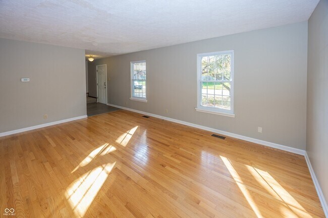 Foto del edificio - 7810 Cameron Pl