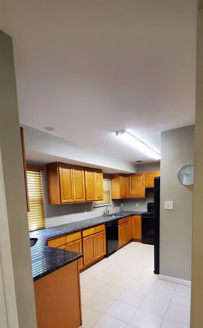 Foto del edificio - 1240 Del Mar Rd