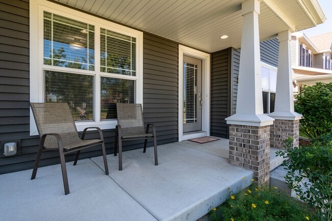 Building Photo - Professionally Managed Home in Convenient ...