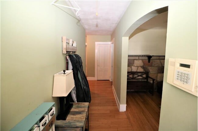 Building Photo - 16 Touro Ave
