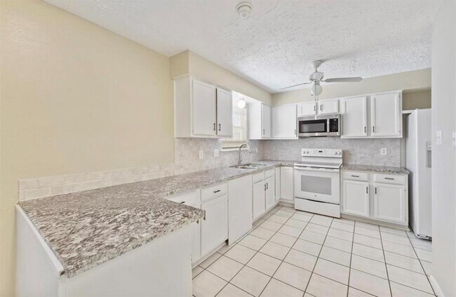 Foto del edificio - 1334 Great Dover Cir