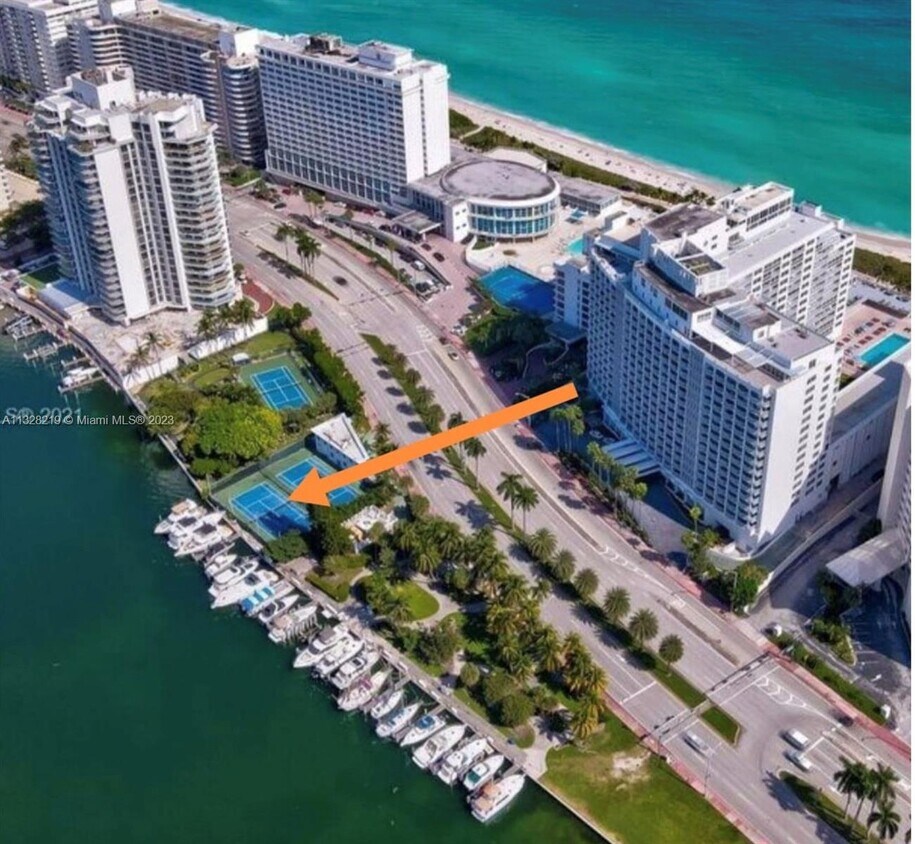 Primary Photo - 5401 Collins Ave