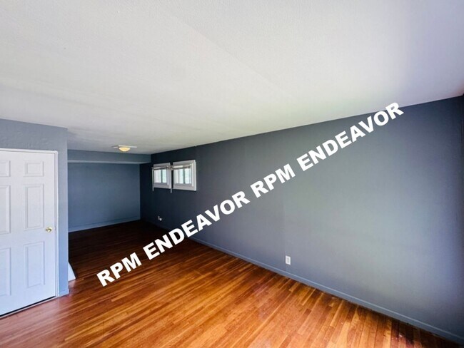 Foto del edificio - 3-bedroom Move-In Ready with Covered Outdo...