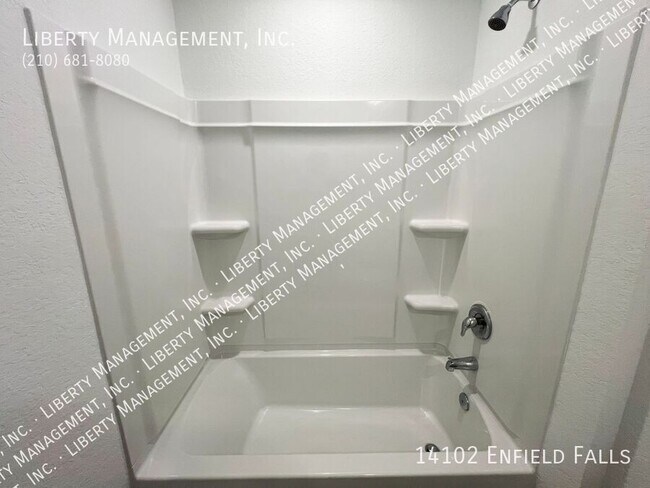 Foto del edificio - 14102 Enfield Fls