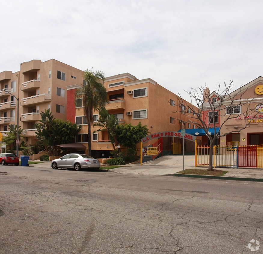 Building Photo - 411 S Berendo St