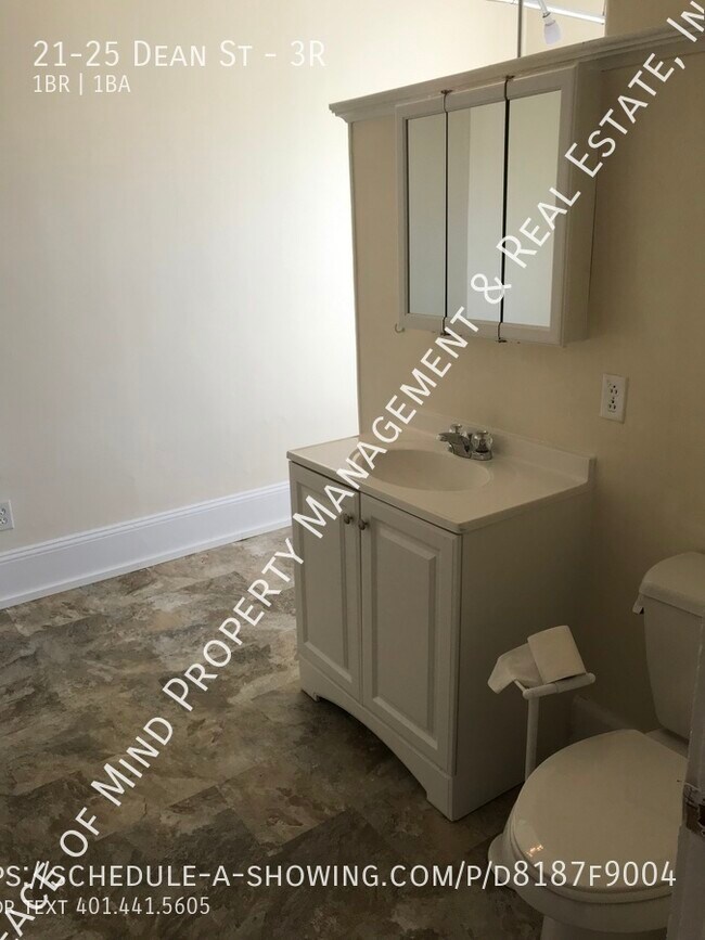 Building Photo - Cozy 1 bedroom unit on the 3rd floor for $...