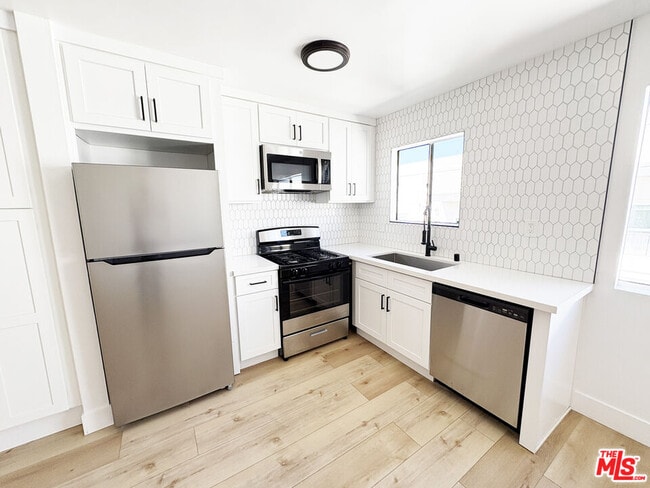 Foto del edificio - 5440 Carlton Way