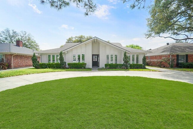Foto del edificio - 6215 S Braeswood Blvd