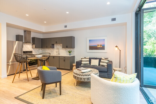 Stylish Affordable Apartments For Rent With High Ceilings photo