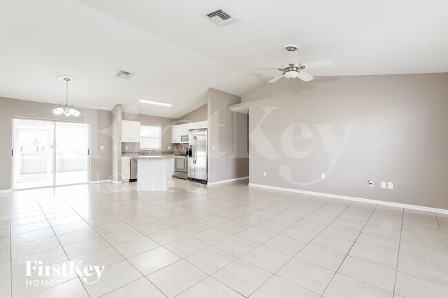 Foto del edificio - 2715 SW 1st Pl