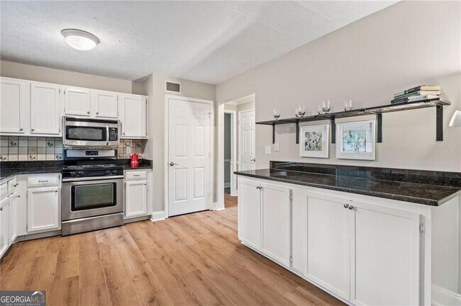 Foto del edificio - 4930 Heritage Trace Ct