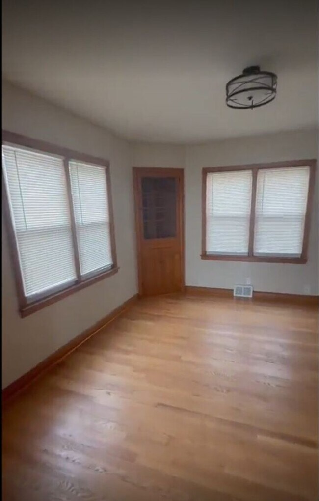 Foto del edificio - 8902 W Silver Spring Dr