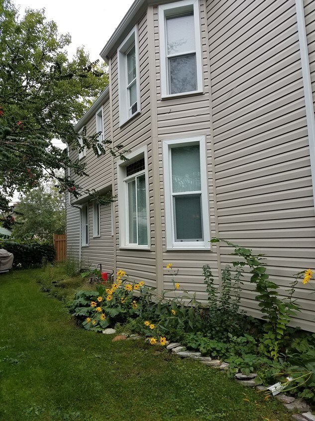 Primary Photo - 2620 Dupont Ave S