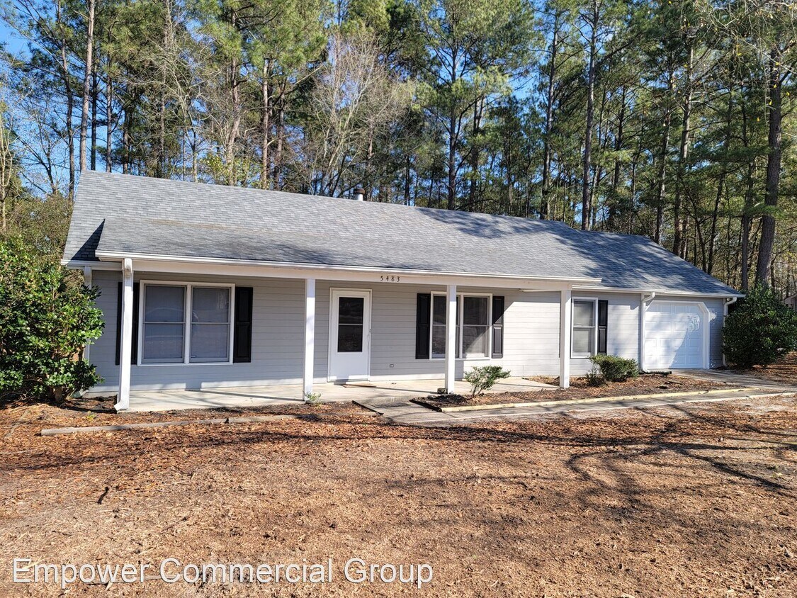 5483 Falling Waters Dr, Hope Mills, NC 28348 House for Rent in Hope