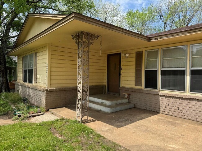 Foto del edificio - House for Lease in Denison