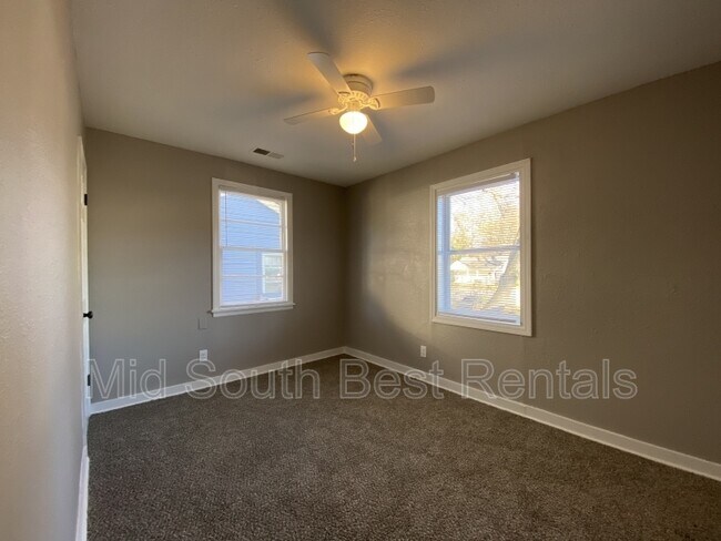 Foto del edificio - 2051 Whitney Ave