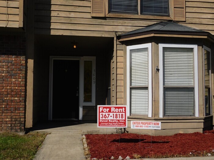 Primary Photo - 3 bedroom Westside townhome