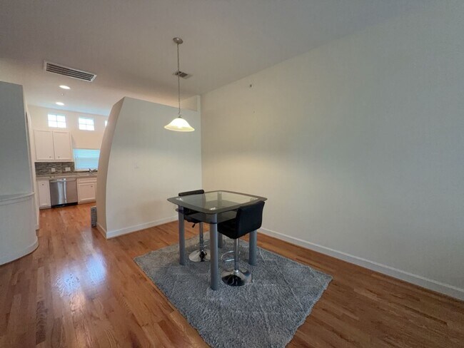 Building Photo - 8705 Bryam St