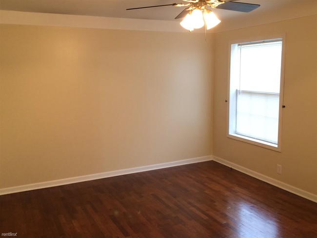 Building Photo - 3 br, 1 bath House - 400 Beach St