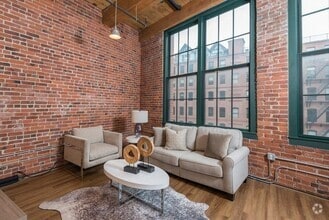 Building Photo - 63 Melcher St