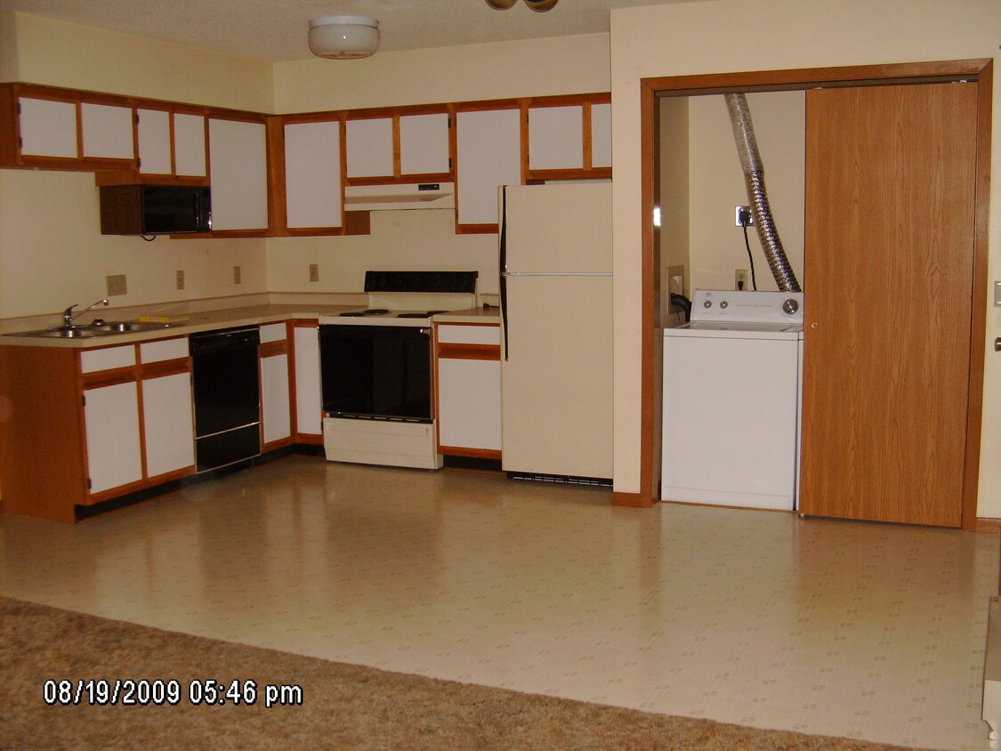 Kitchen - 217 Minnesota Ave