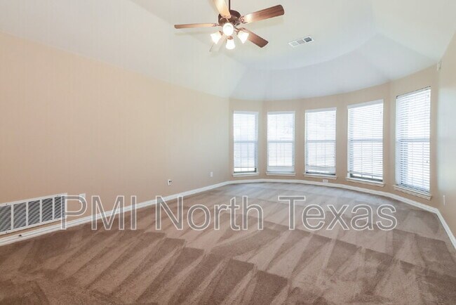 Foto del edificio - 2677 Pine Trail Dr